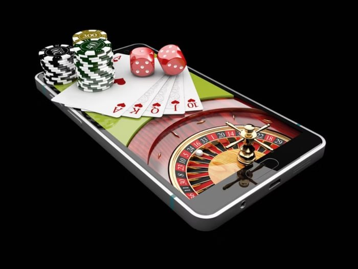 Tampilan meja Gem Saviour dengan dealer dan kartu di studio revo999